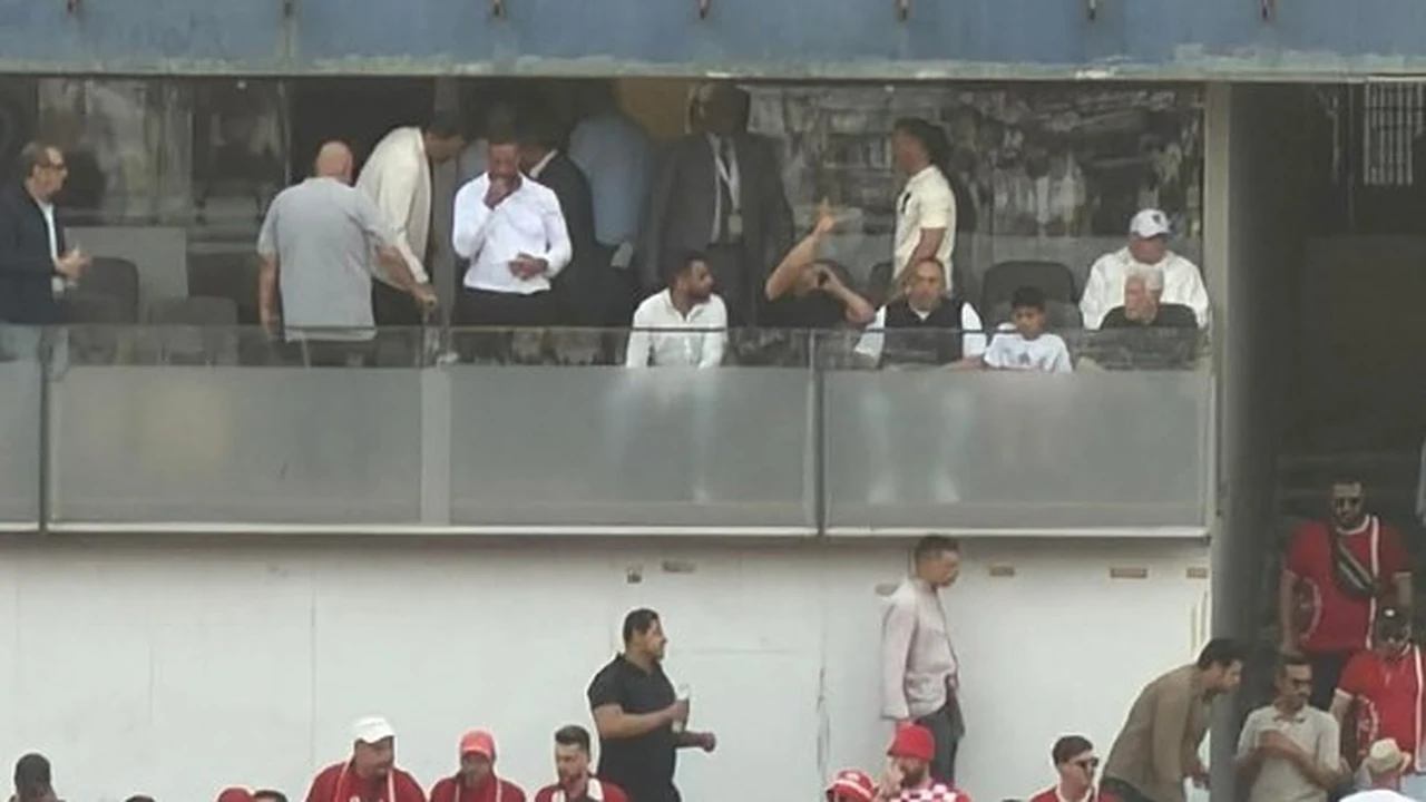 ممدوح عباس وحسن شحاتة .. رموز الزمالك يساندون الفريق أمام بلوزداد